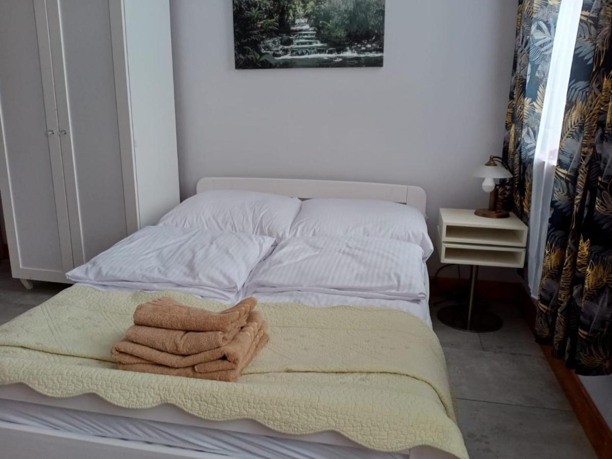 Sunny Bear Bed & Breakfast Jelenia Góra Eksteriør bilde